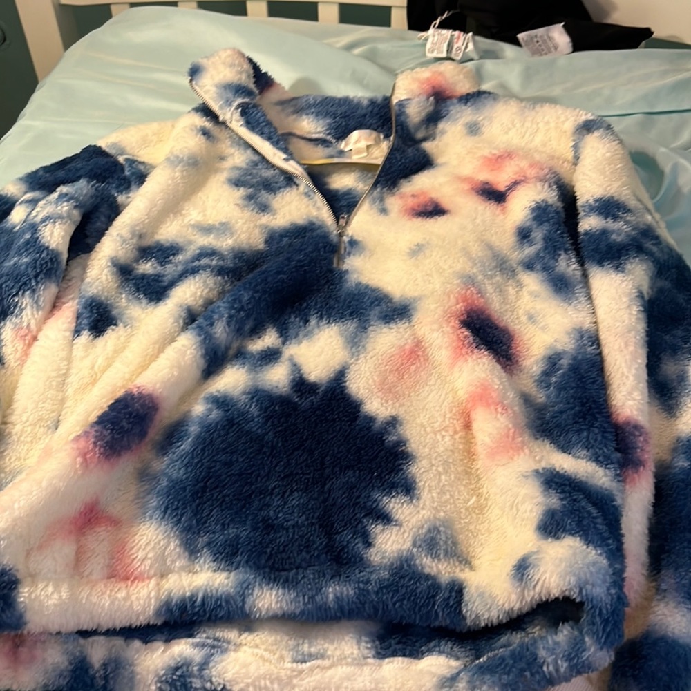 Tie-dye pull over